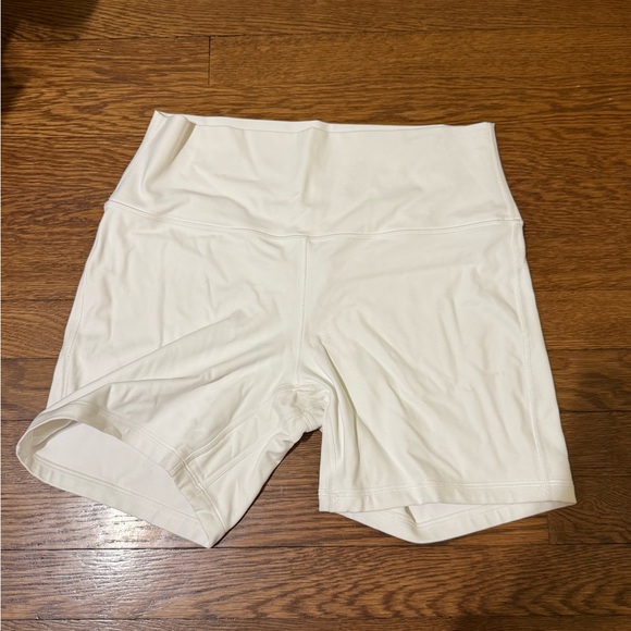lululemon Align™ High-Rise Short 6" in color bone - Picture 2 of 3